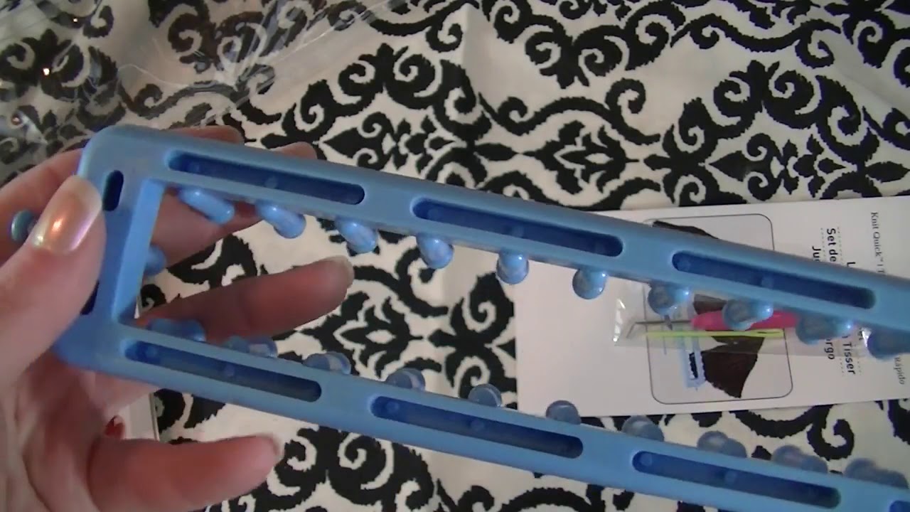 UnBoxing   Loops and Threads Knit Quick Long Loom & Hook