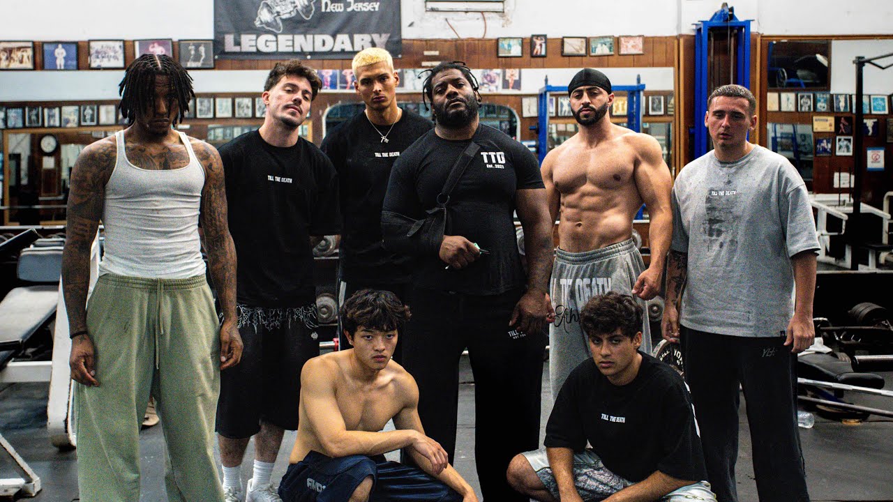 CORE BOYS ТРЕНИРУЮТСЯ В САМОМ ОПАСНОМ СПОРТЗАЛЕ АМЕРИКИ