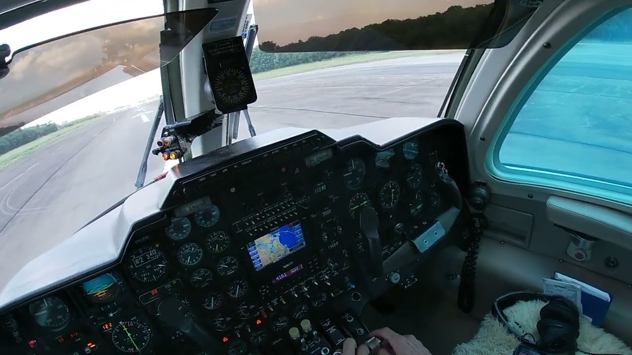 Flying the Mitsubishi Marquise MU2B PR-JFN