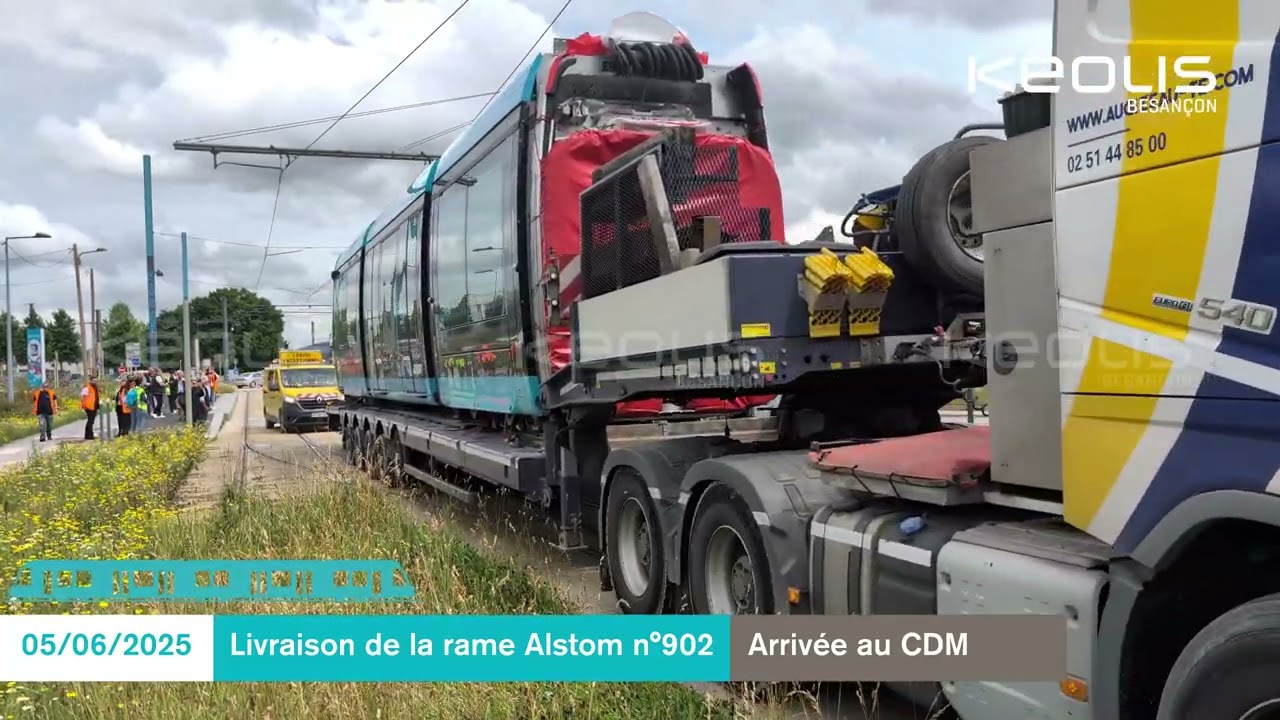 Arrivée de la première rame Alstom (n°902) au Centre de Maintenance du tramway