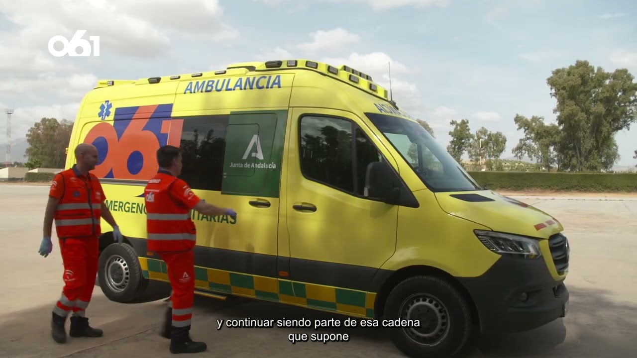La Junta reconoce al Centro de Emergencias Sanitarias 061 de Granada con la Bandera de Andalucía