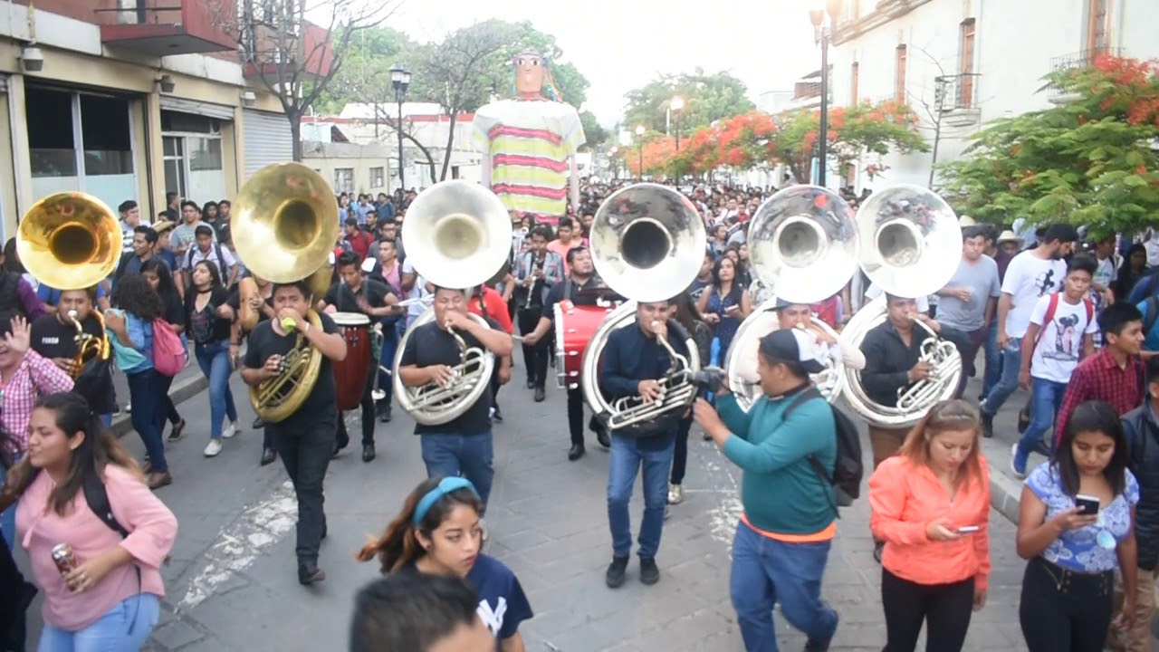 LOS DUENDES CON 6 TUBAS EN ACCION| BANDA VIENTOS DEL SUR