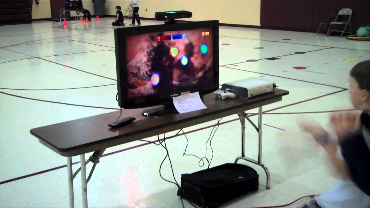 PE Class: Kids On The Move With Technology