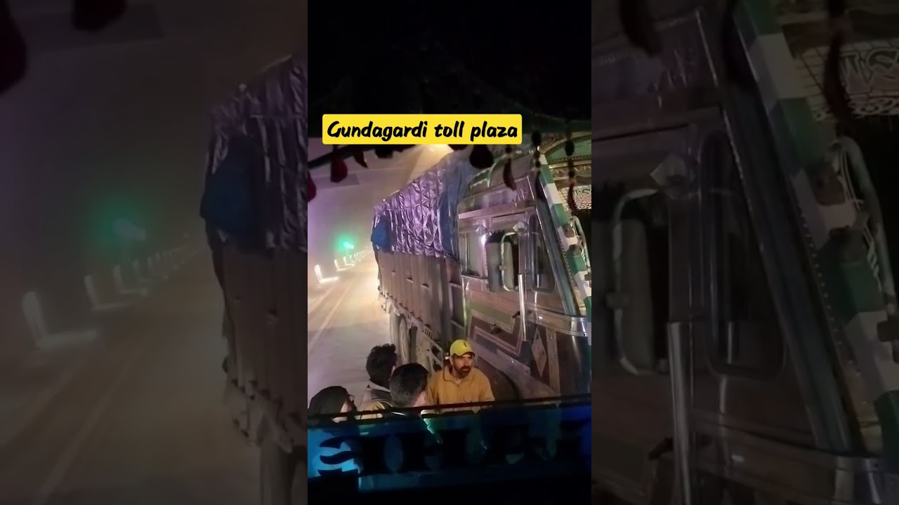 truck driver fight at toll plaza 😱😱😱 #shorts #shortvideos
