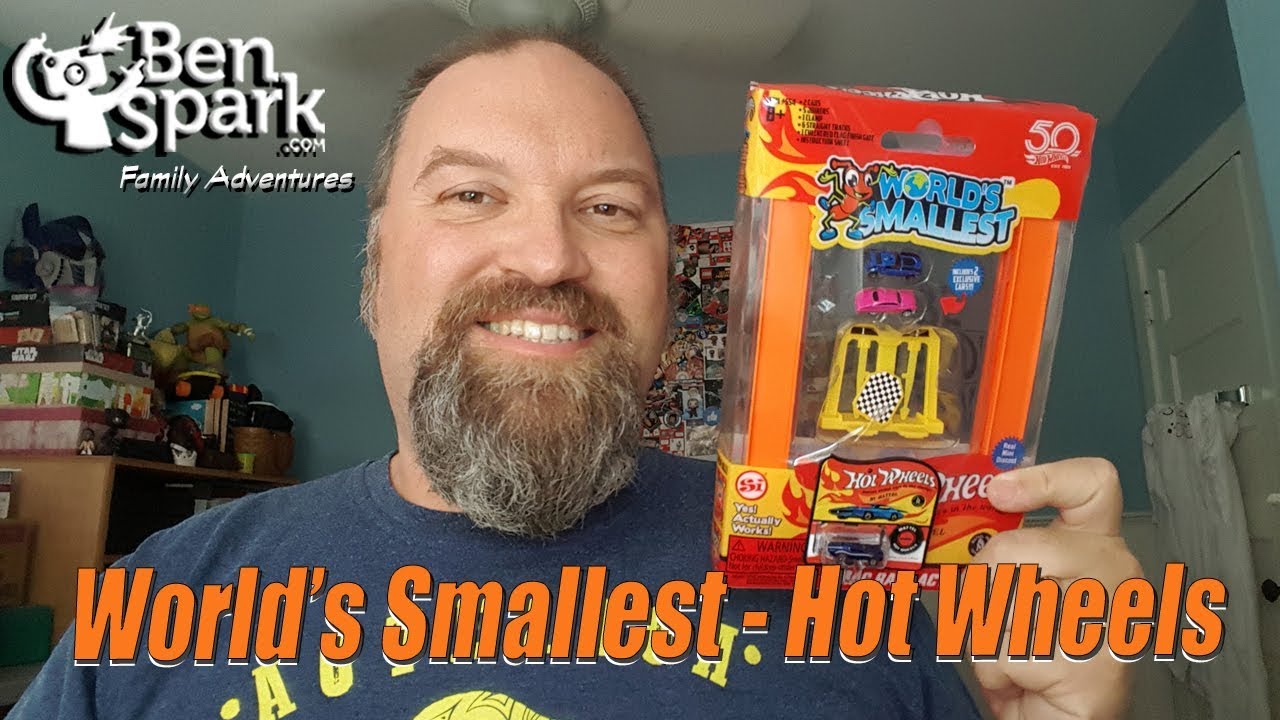Review: World's Smallest Hot Wheels Drag Race Action Set from Super Impulse Ltd.