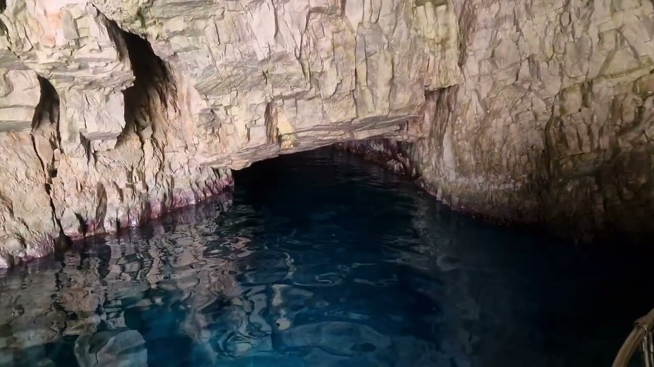 Boat tour to the Keri Caves - Zakynthos Greece