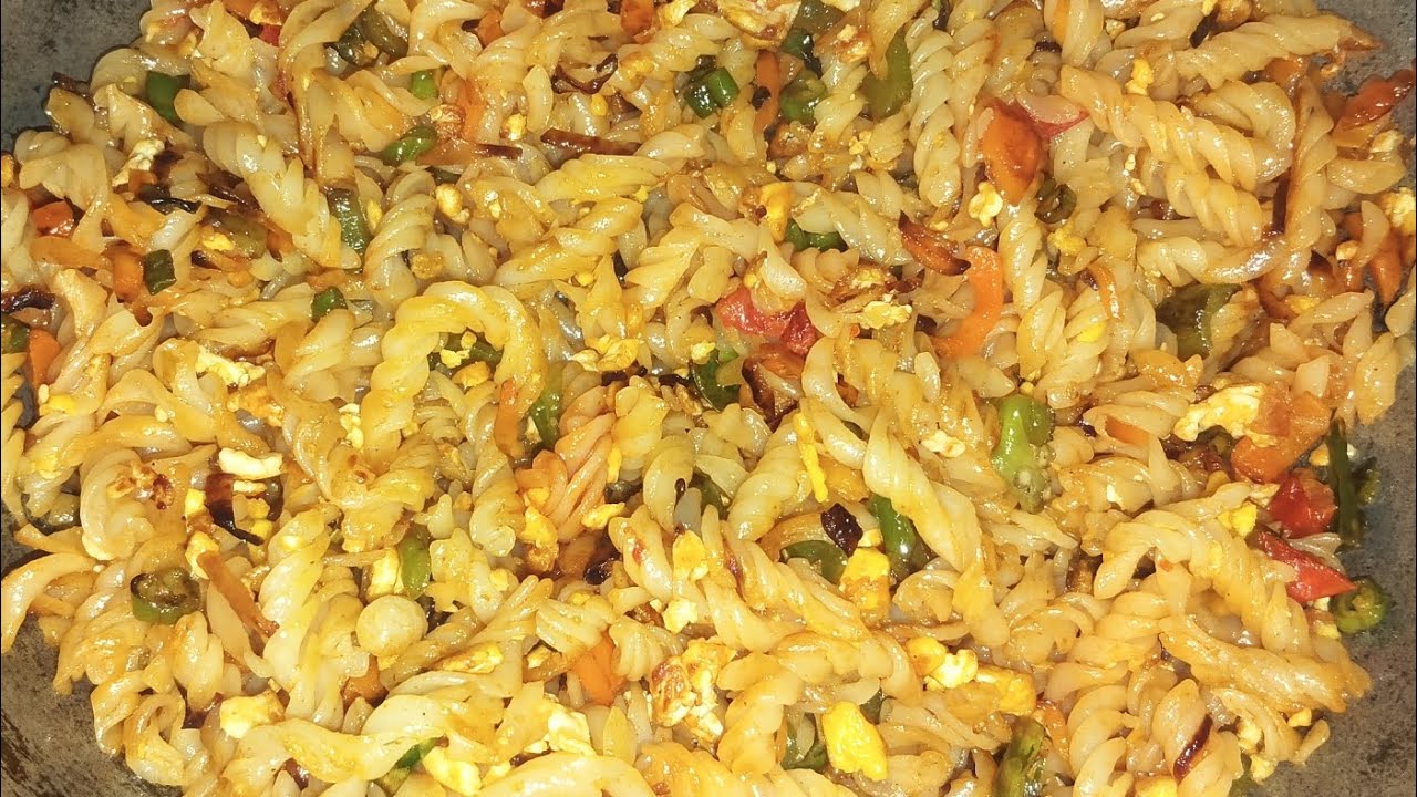 এগ পাস্তা ঘরে থাকা জিনিস দিয়ে।স্পাইসি পাস্তা রেসিপি। Egg pasta resipi. Home mead।
