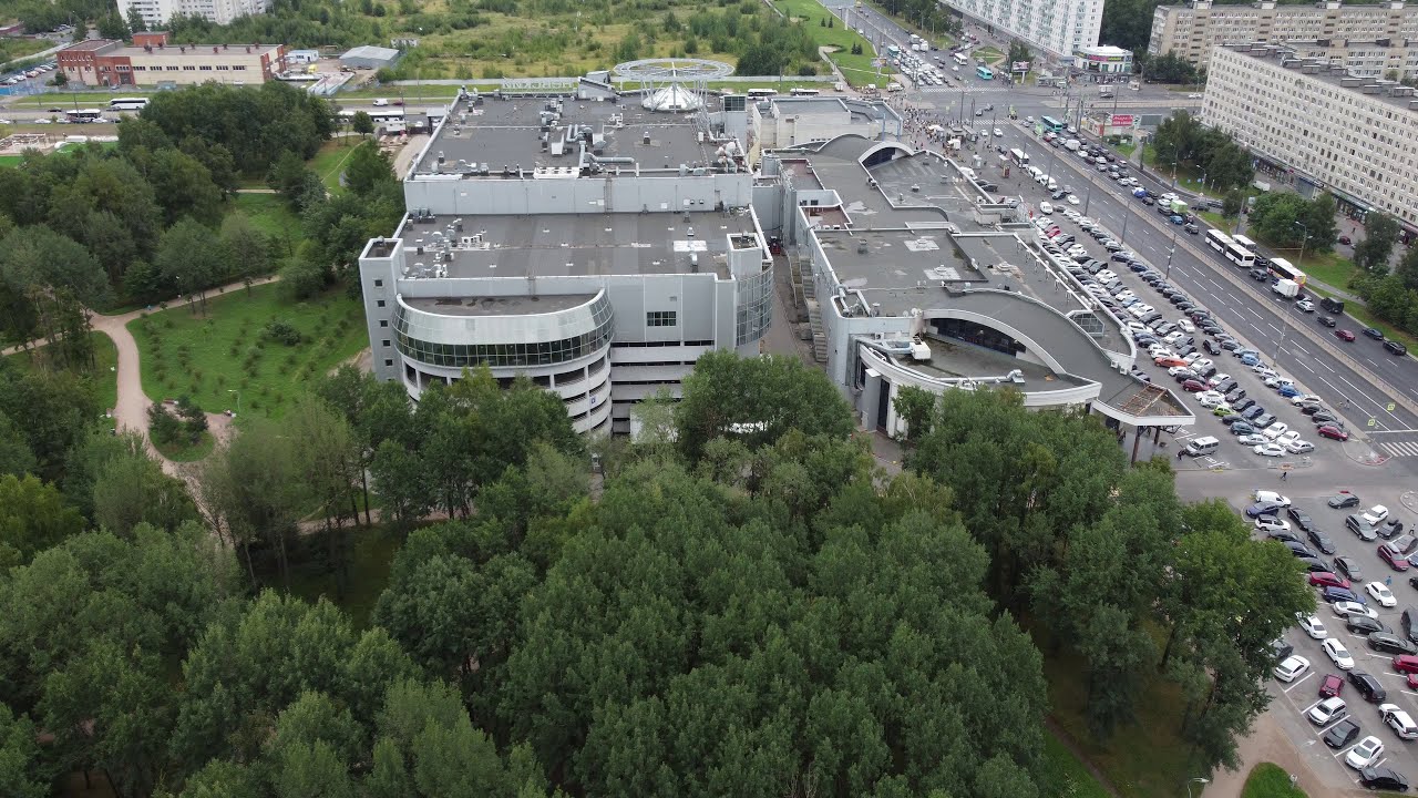 Полёт над окрестностями метро 