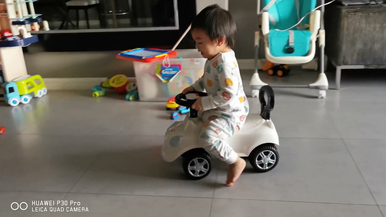 Baby Ky rides on his first Push Car | bayi naik mainan mobil dorongan