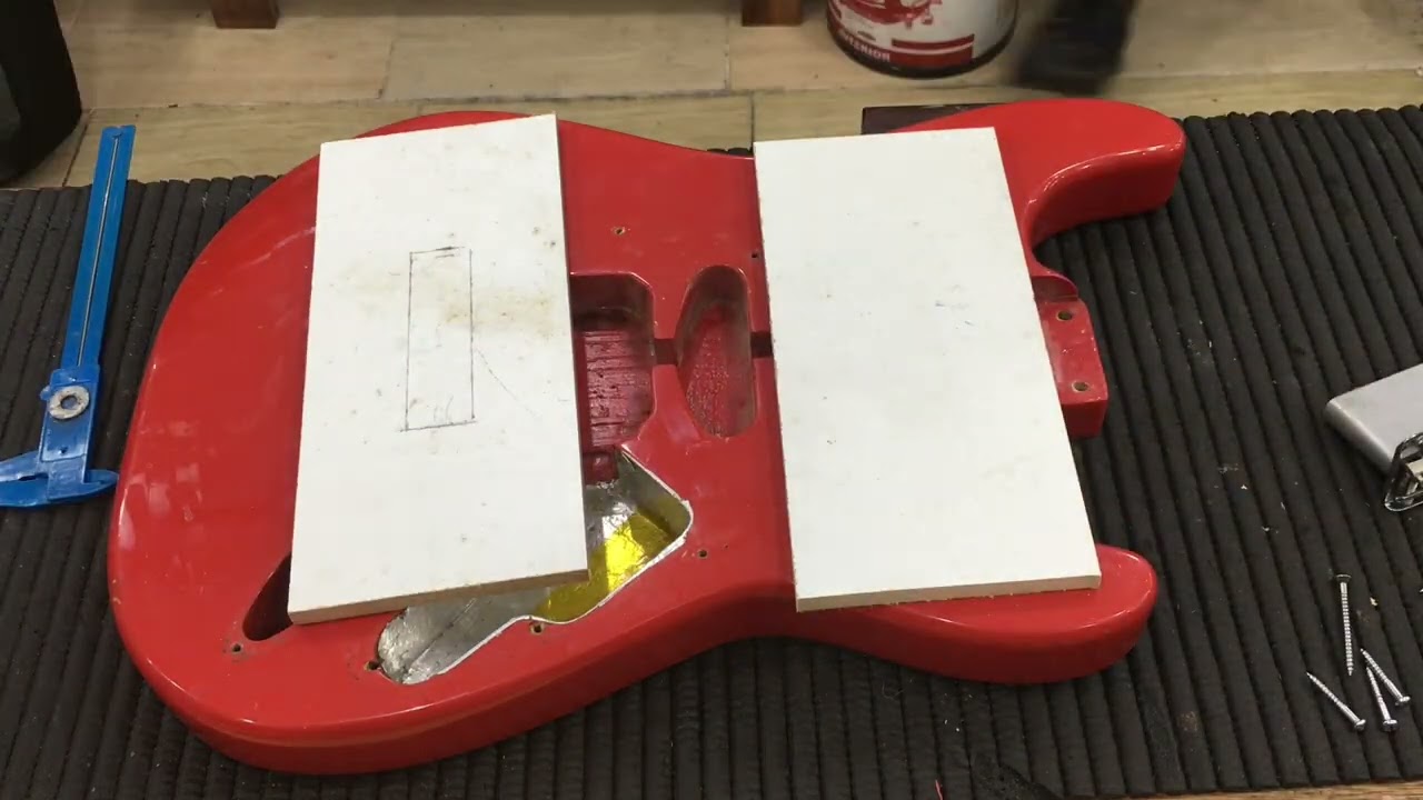 A ponte quebrou o corpo dessa Fender Strato! Restauração de blocos da ponte e do braço da guitarra