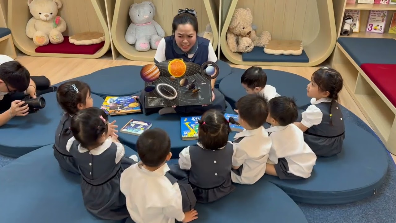 ÉCOLE NICOLAS - HẬU TRƯỜNG TRẺ NICOLAS ĐỌC SÁCH TRÊN VTV2 📺 🎥 💙