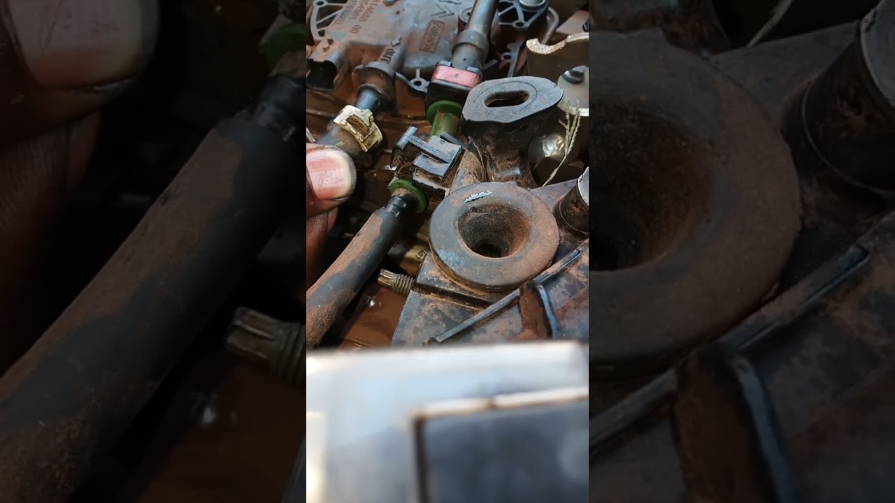 how to remove diesel fuel filter pipes on Ford Kuga