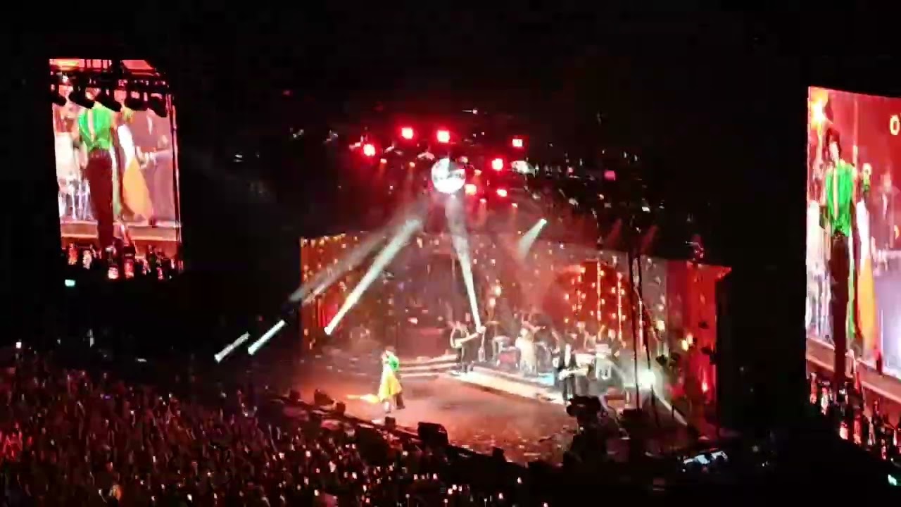 Neighbourhood tour, Dublin, Ireland. 3arena 17.05.2026