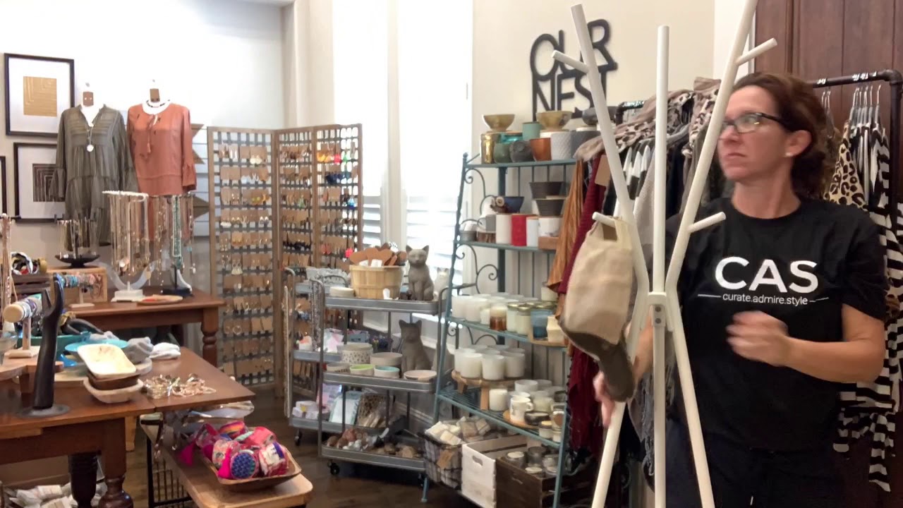 CAS curate.admire.style Watch while we work