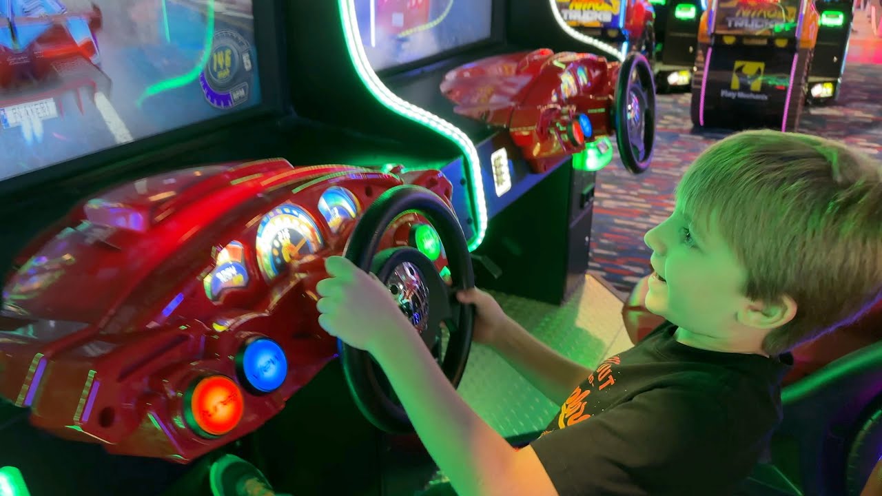 Playing Games at Round1 Arcade (Extended Cut)
