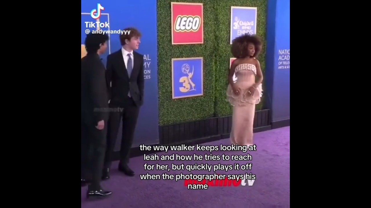 The way Walker looks at Leah 🥹💙 (credits in video)#viral#percyjackson#walkerscobell#pjo#leahjeffries