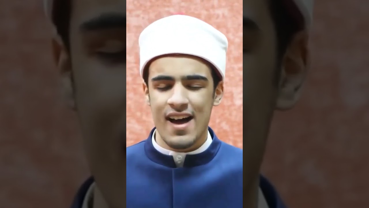 الشاب الذي أمّ المصلين في صلاة التراويح  بالجامع الأزهر يشدو متن الخريدة البهية للإمام أحمد الدردير