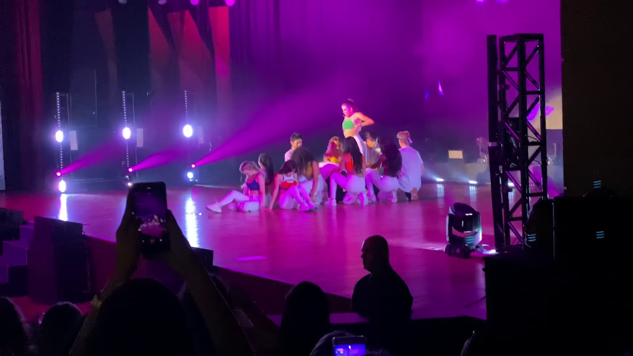 Now United- Na Na Na (show Curitiba)