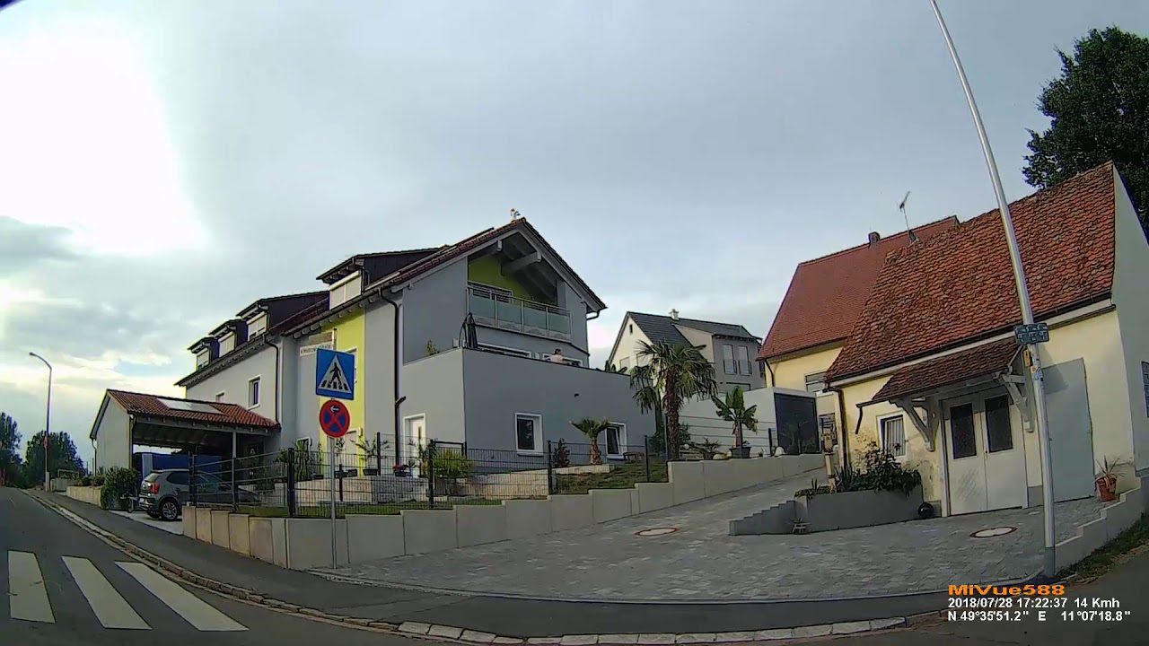 D: Gemeinde Dormitz. Landkreis Forchheim. Fahrt durch den Ort. Juli 2018