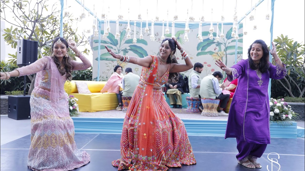 Mehendi Dance - Desi Girls & Chalka Chalka | Kritika & Prabhat’s Wedding | Jan 2026