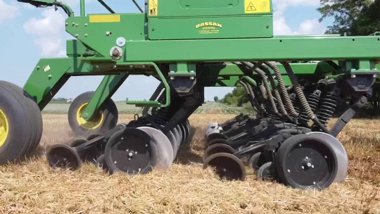 Sod seeding | JOHN DEERE | 1590