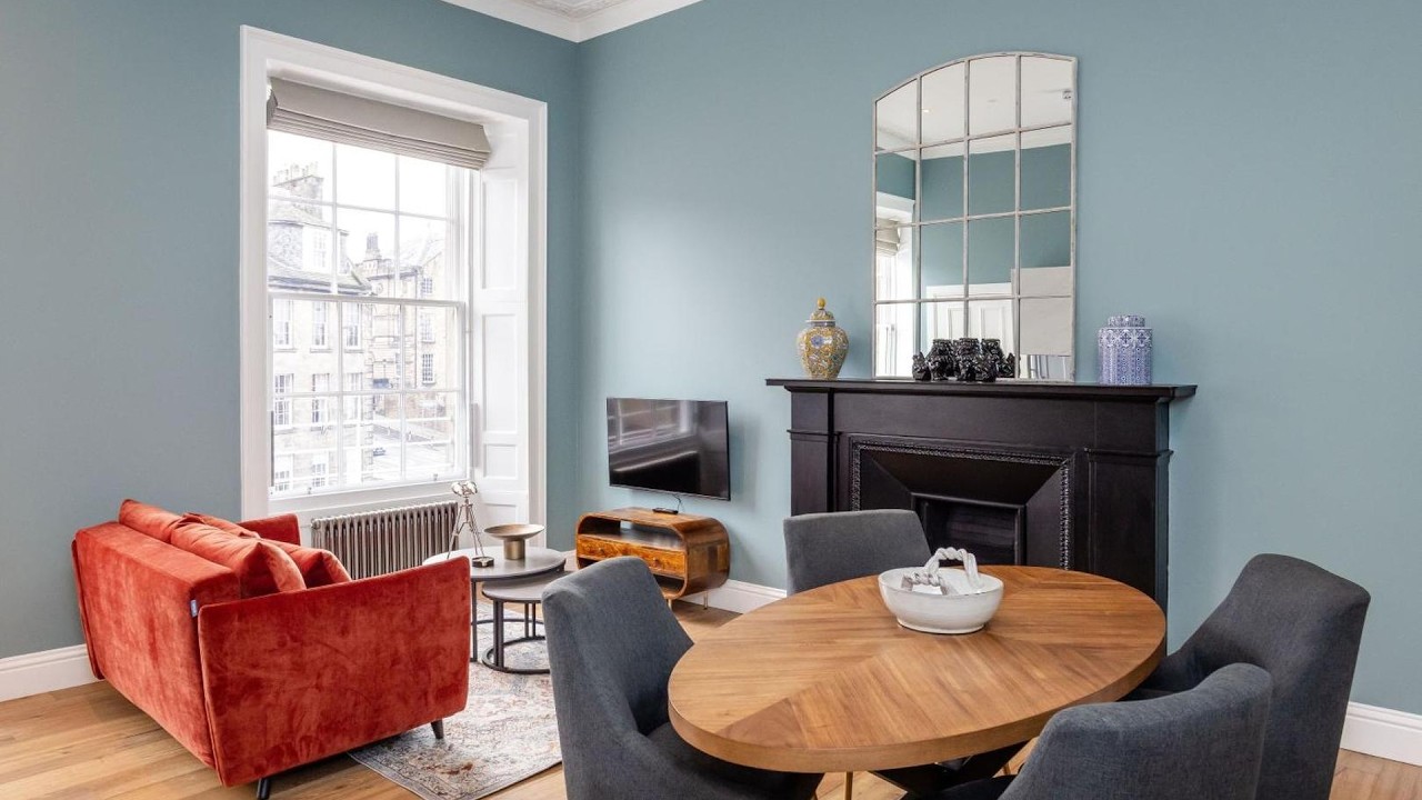 Dragon Suites Luxury Apartments at 9 Albyn Place | Edinburgh, United Kingdom | Hotel Review 🏨