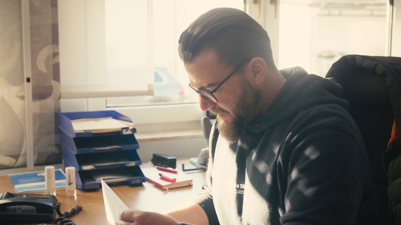 Disponent bei K&uuml;llmer Bau - Dominik im Mitarbeiter Spotlight