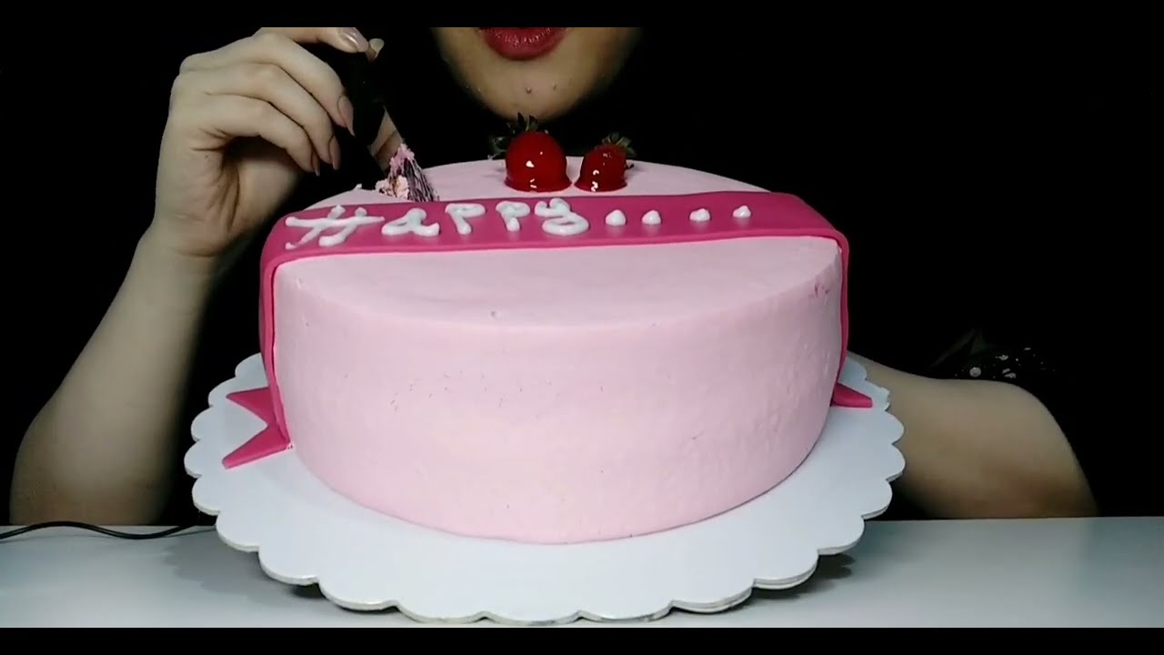 asmr Cake/yummy/mukbang irani/موکبانگ کیک خامه ای /اسمر ایرانی