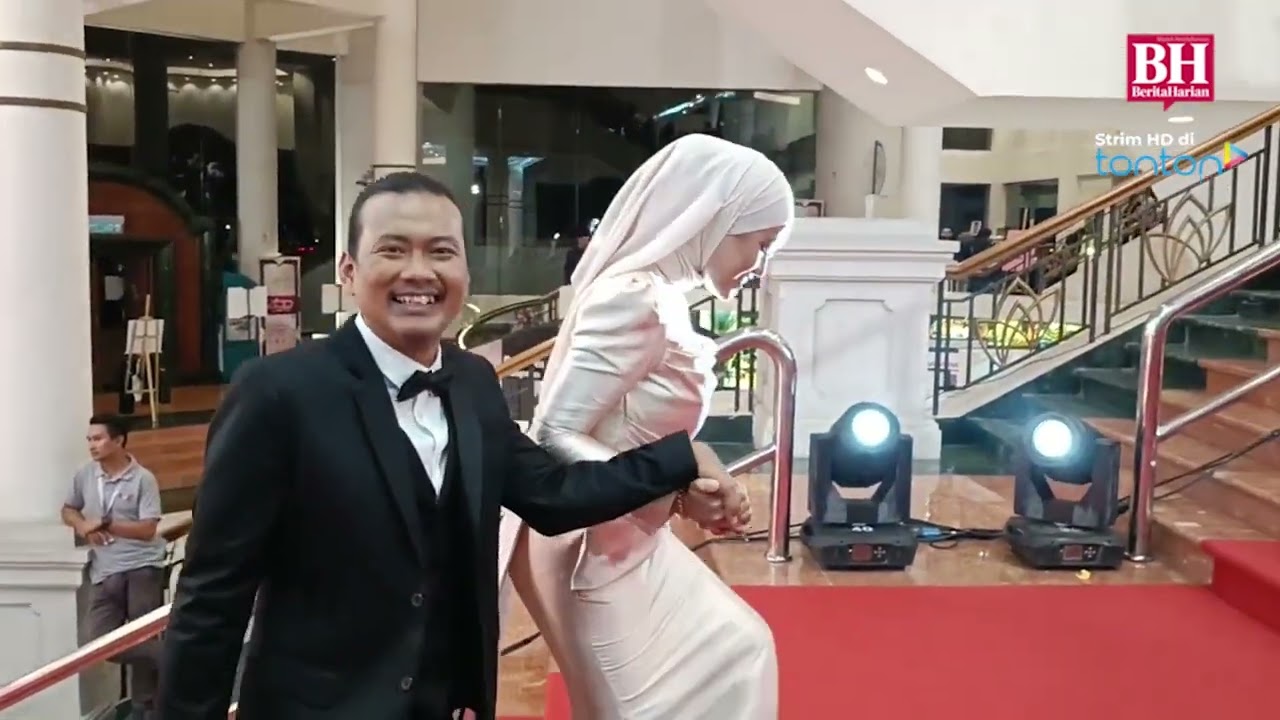 Karpet merah malam kemuncak Anugerah Bintang Popular Berita Harian (ABPBH) 35 di Istana Budaya.