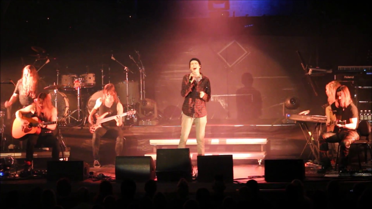ARI KOIVUNEN - Mielenrauhaa / Raskasta Joulua, Savonlinna 2 12 2015