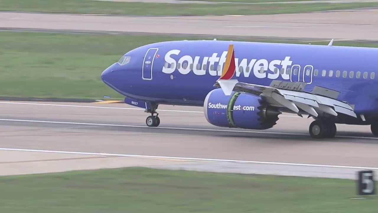 SWA Boeing 737-MAX 8 Landing at DAL