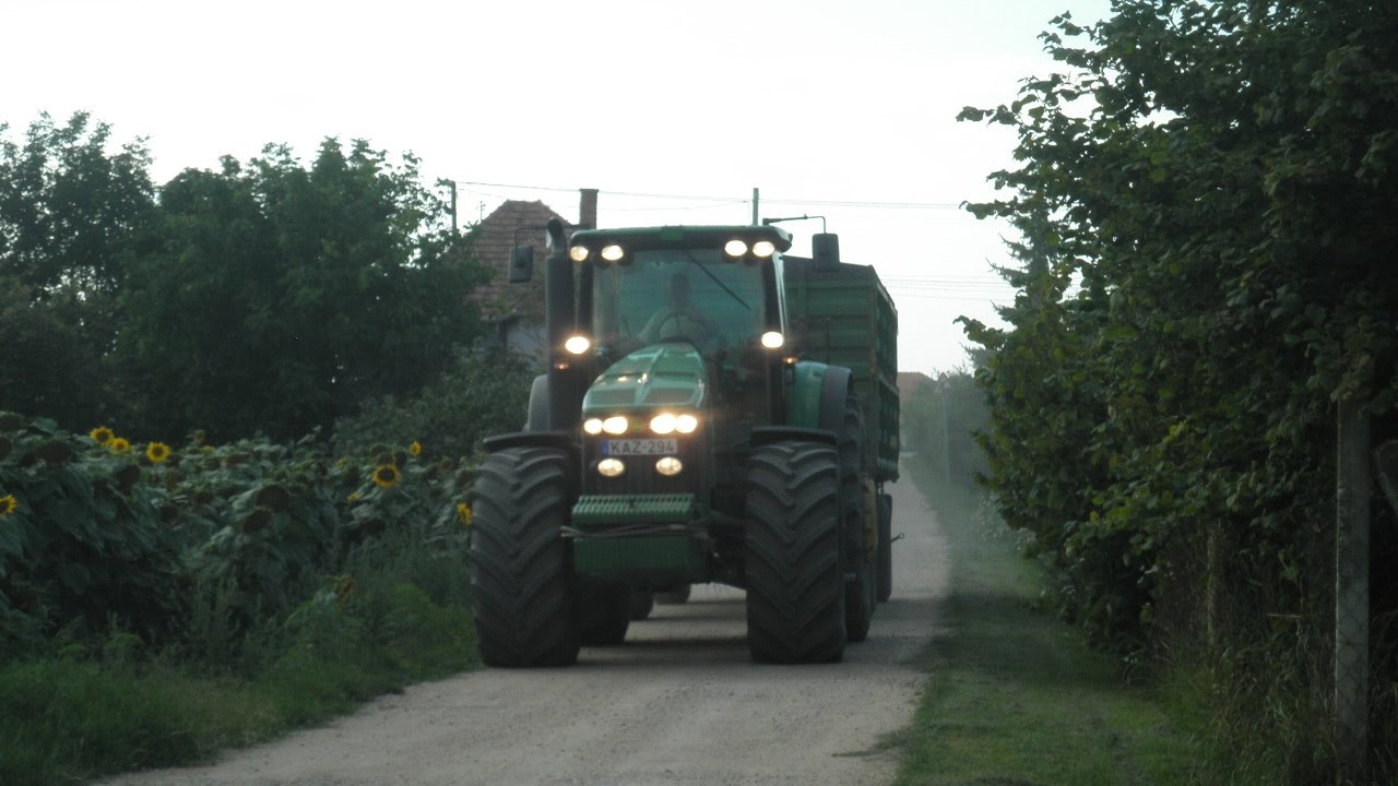 K.T.K. Kft. John Deere 8330