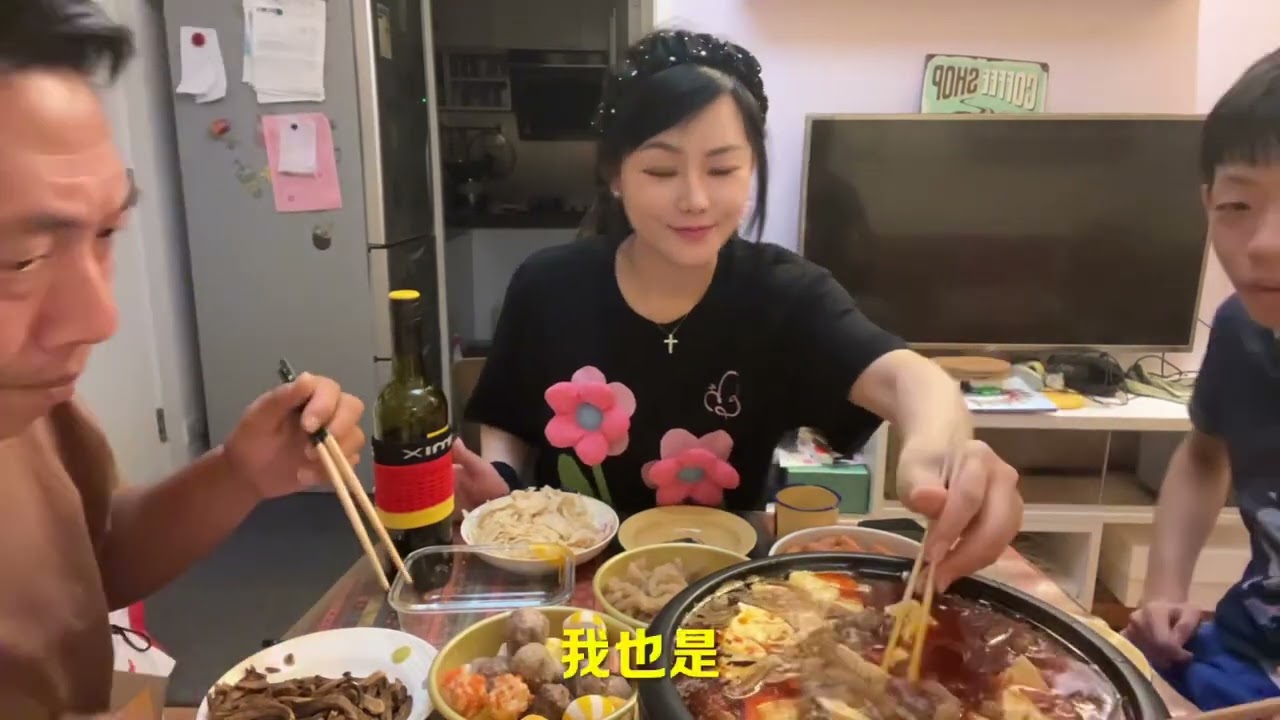 香港果子自买食材在小窝居里吃火锅，成本360元大家觉得划算吗？