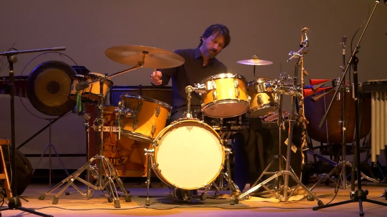 MALAMBO NORTEÑO, improvisación. Pablo Rodríguez, batería, bombo legüero y set de percusión.