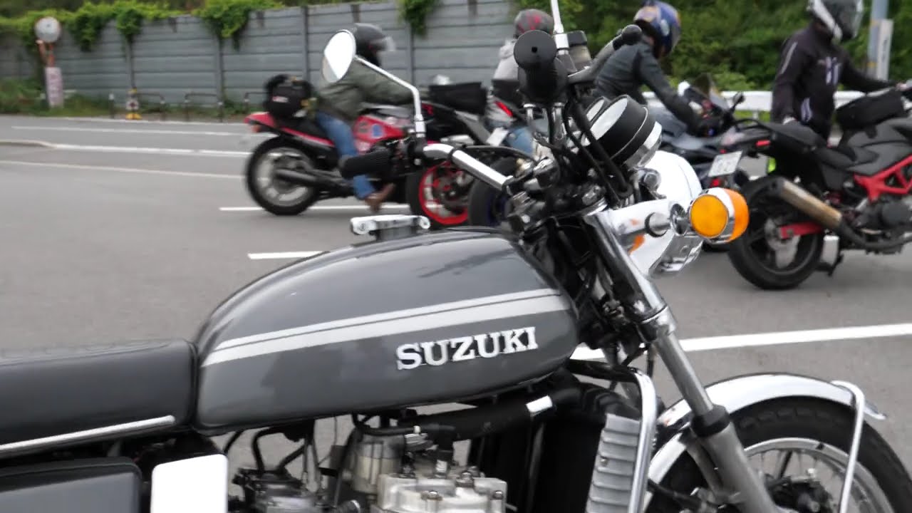 スズキGT750B4 新車と見間違えました。