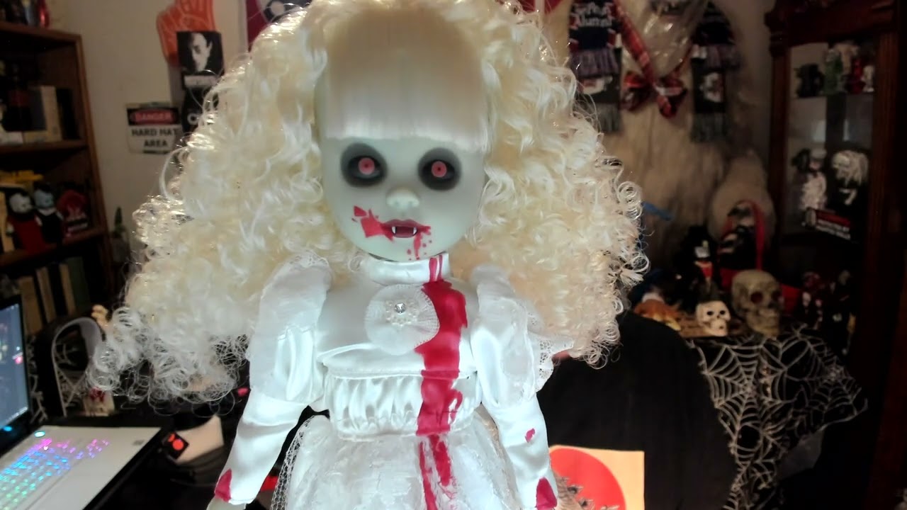 Living Dead Dolls Series 19 Claret Winter