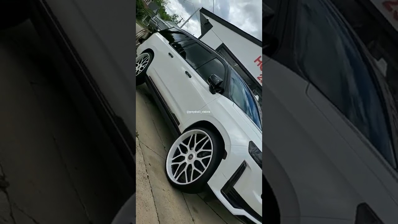 Cadillac Escalade Longsleeve on 30 inch @amaniforged wheels #exlporepage