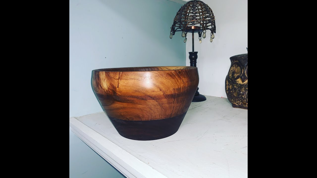WOODTURNING - MAKING A BOWL FROM ELM AND WALNUT WOOD