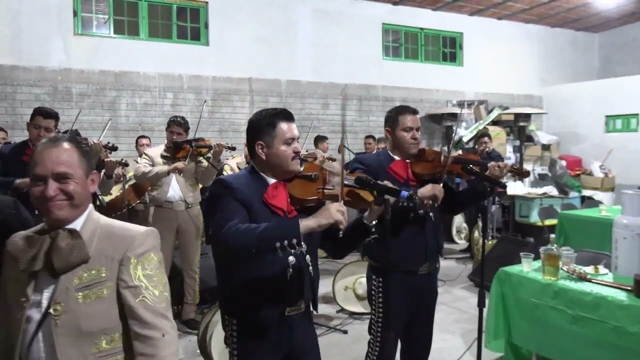 Mariachi Imperial y Mariachi Internacional Los Pérez
