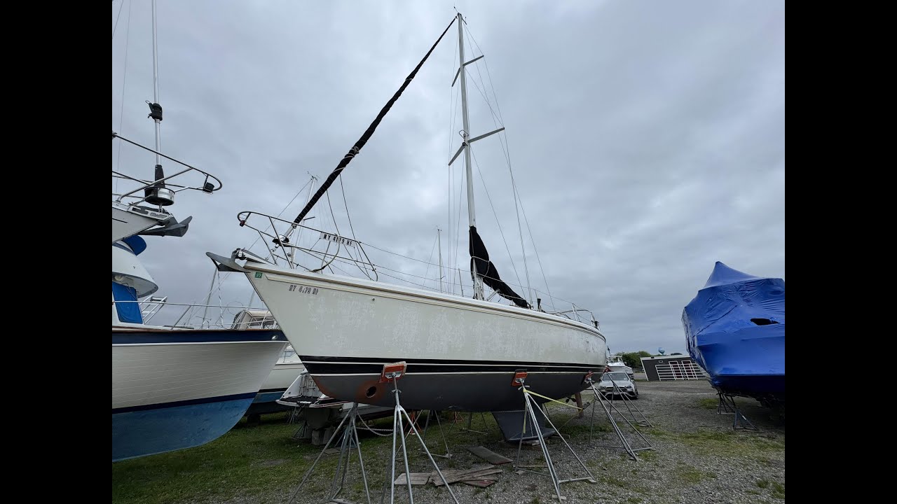 1989 Catalina 42 MKI - $62K. Call Captain Bob Phillips (315-727-6097) for more details