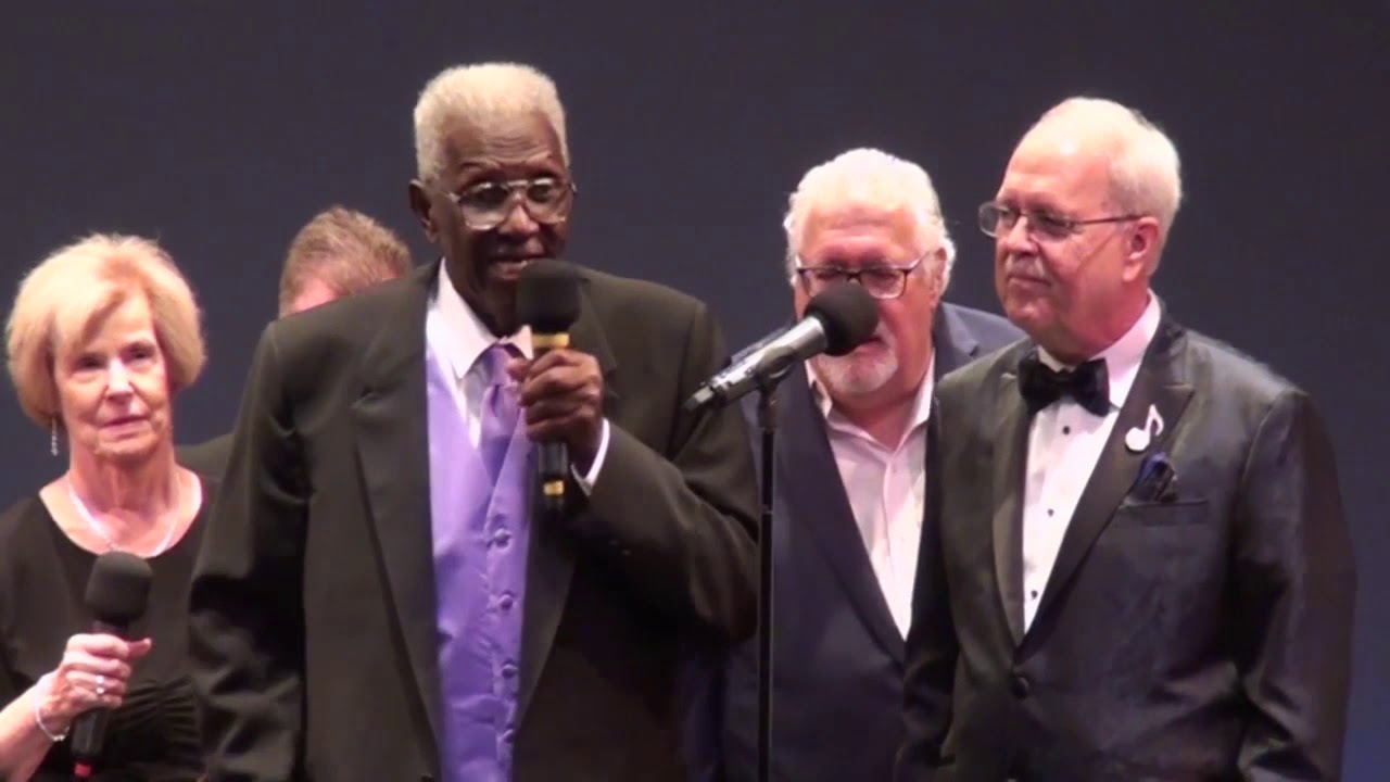 Willie Winfield receiving Classic Urban Harmony Lifetime Achievement Award