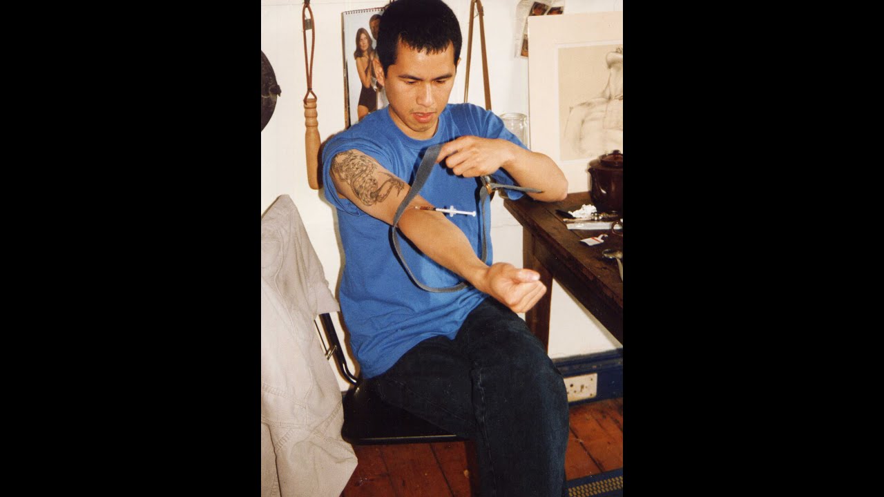 'Little Criminals' - shocking documentary on a gang of junkie shoplifters [Glasgow 1999 Subtitles]