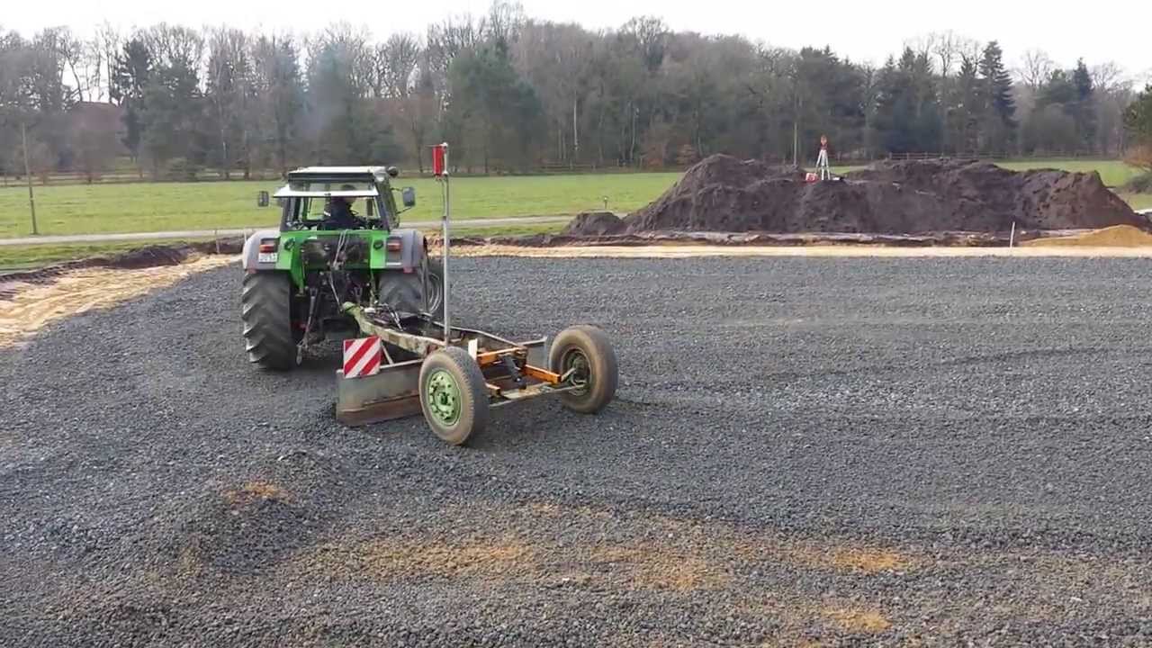 Graden mit Laserunterstützung bei F. H. - Baustelle in Februar 2014