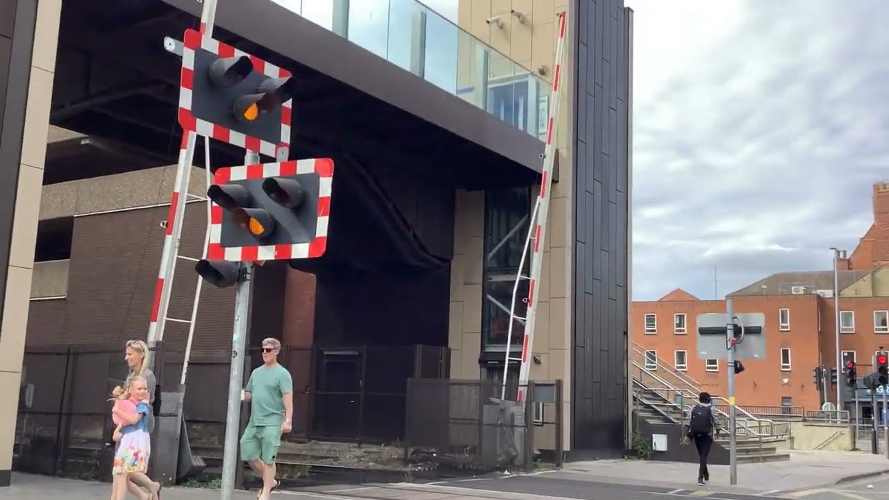 Lincoln level crossing
