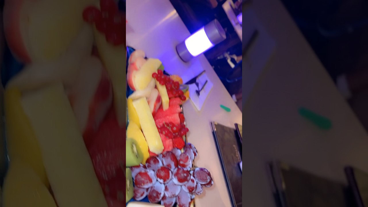 Fresh fruits in Amsterdam, with shum ch / #netherlandvlog #shortvideo #vlog #shortsviral #shorts