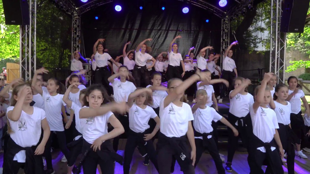 BUST A MOVE Dance Academy by Fitness Vitalfarm Hessentag in Korbach 2018 (Teil 1/4 )