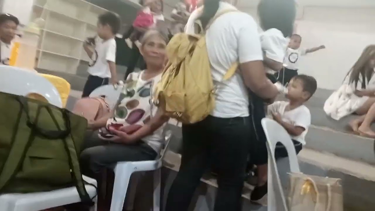 Ang magkaibigang  makulit laging galit