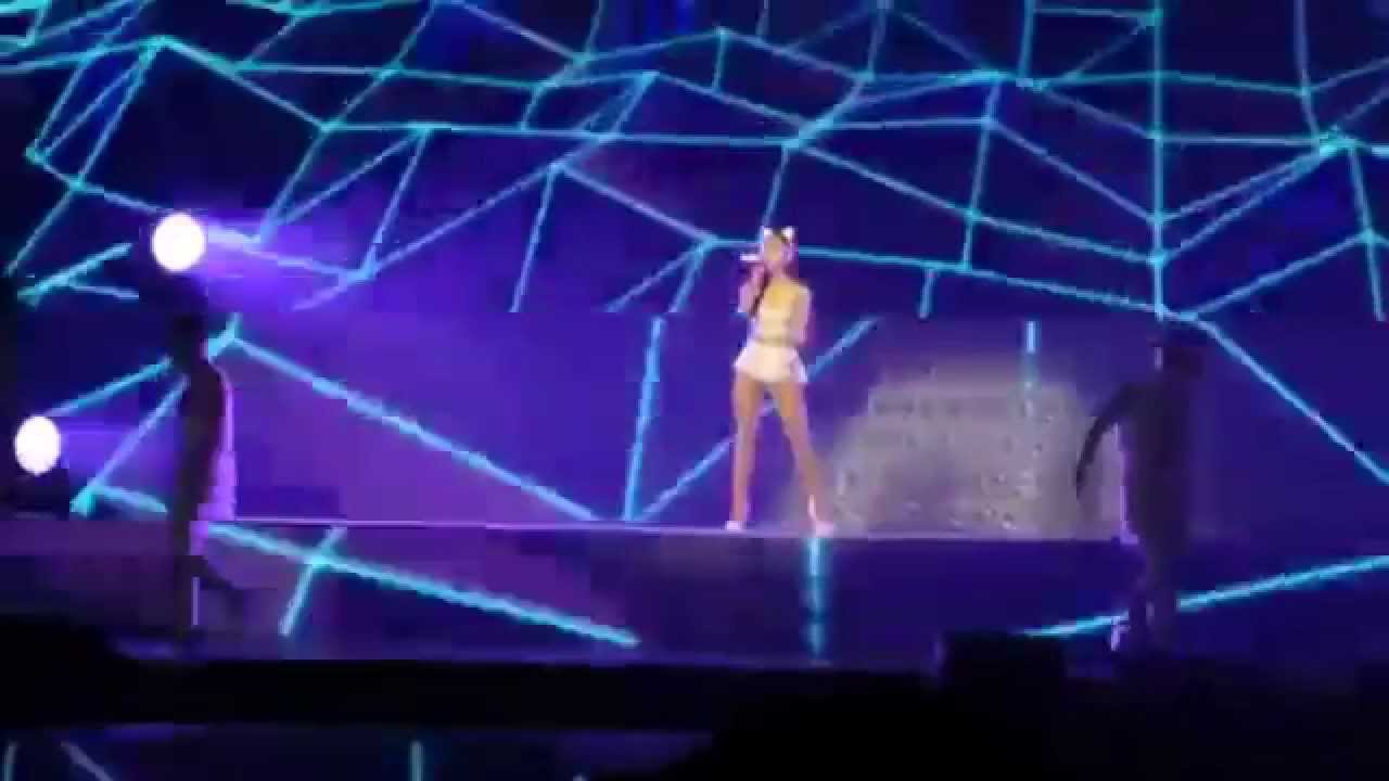 Ariana Grande slays the vocals in Manila (& more) on the Honeymoon Tour! | Best Vocals Showcase |
