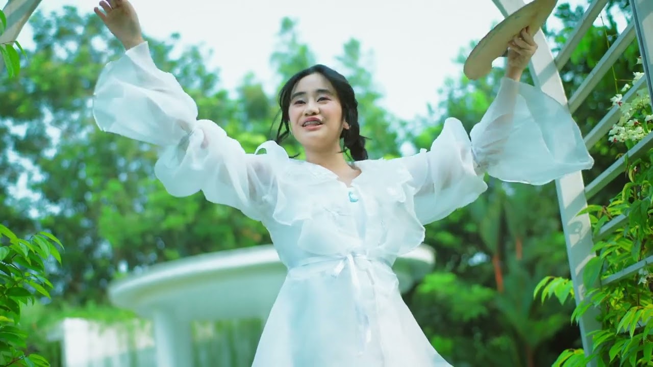 Niki Mawarni - Pangeran Datang (Official Music Video) 