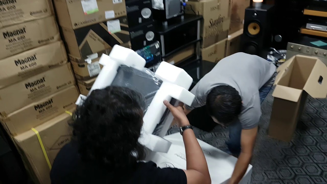 Unboxing Naim CD 5Si at Ko Yoe Myay 